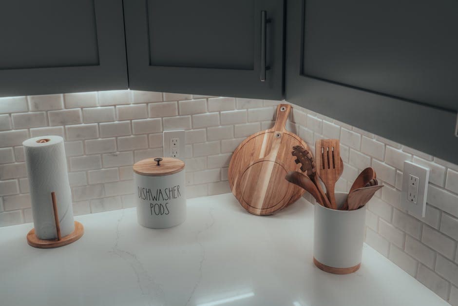 Encimera de mármol blanco Carrara en cocina