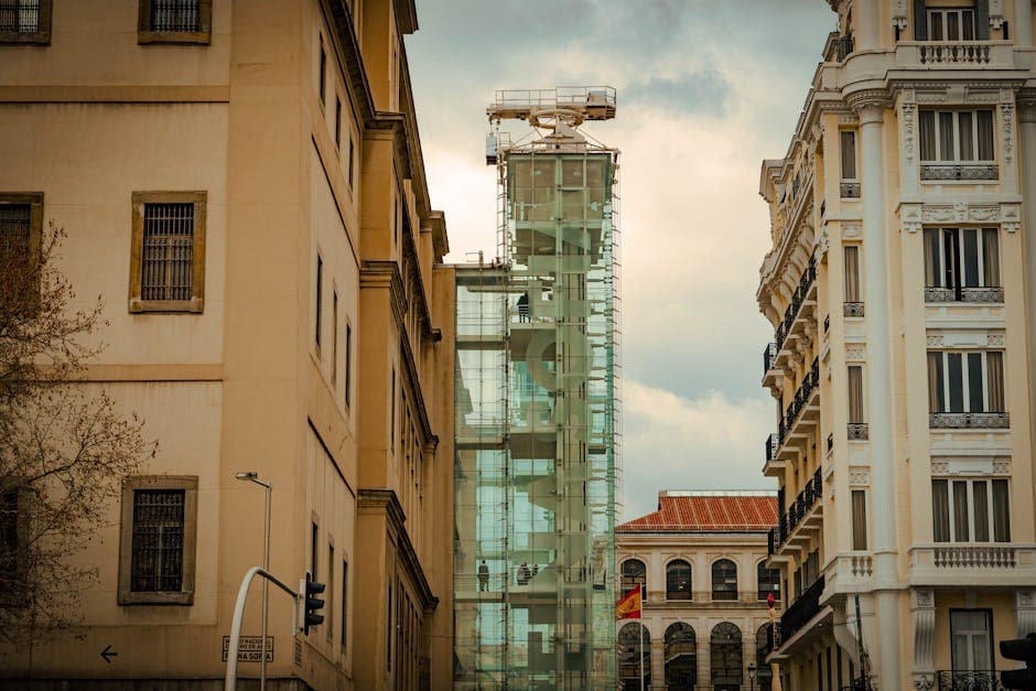 Edificios de Madrid con fachadas residenciales típicas